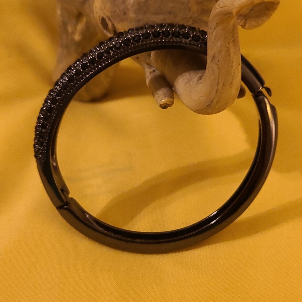 Jewelry - Picture 3 of 5